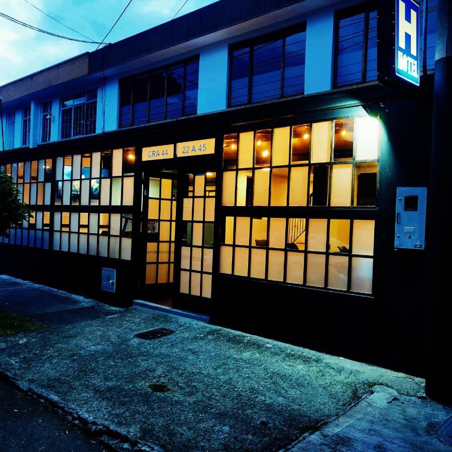 Hotel Kristal Ferial Bogota Exterior photo
